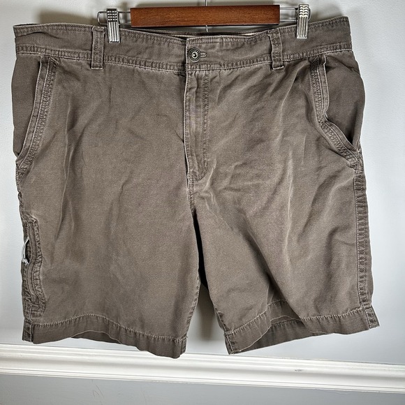 GH Bass & Co Shorts Men 42 X 10  Logo Casual Utility Pockets‎ Hiking Preppy - Picture 1 of 6